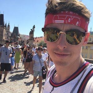 Meet your Posher, Daniel